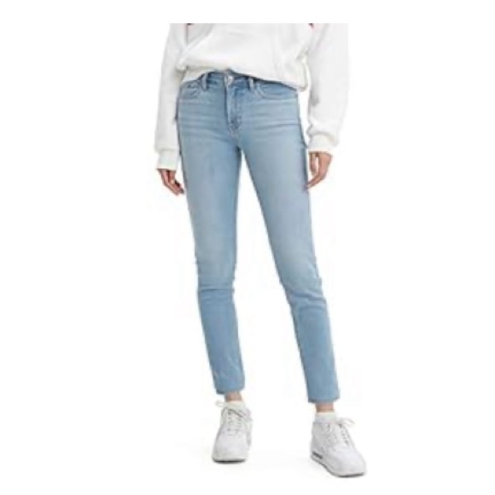 Levi’s Women’s 711 skinny jeans mid-rise, light-blue size 30 (10) L